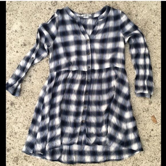 Behind the Scenes shirt dress. Medium - Picture 1 of 1